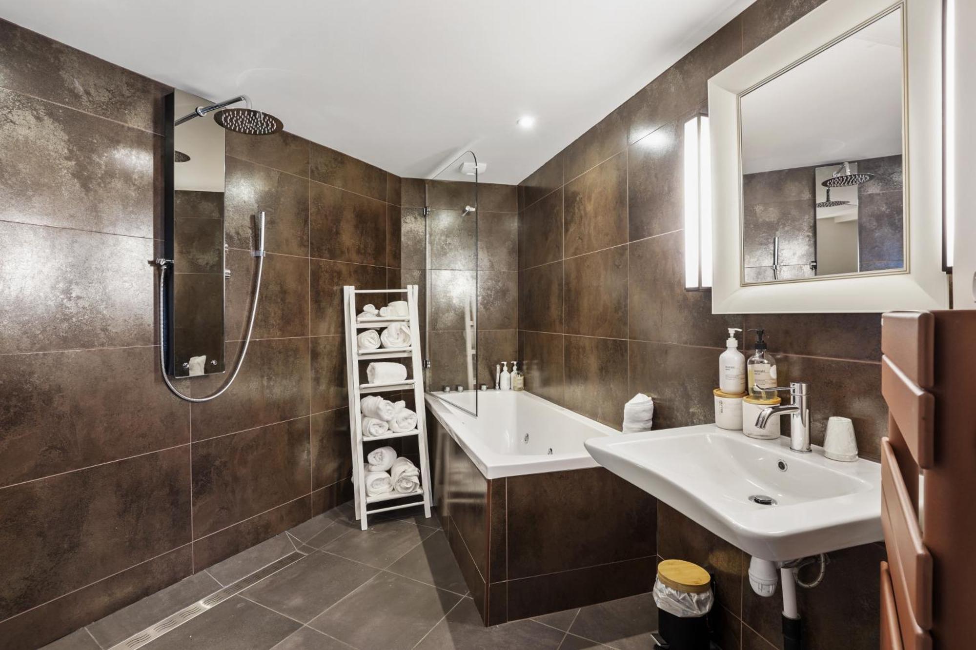 Domaine De L'Epau Eco-Resort Yvré-lʼÉvêque Екстериор снимка