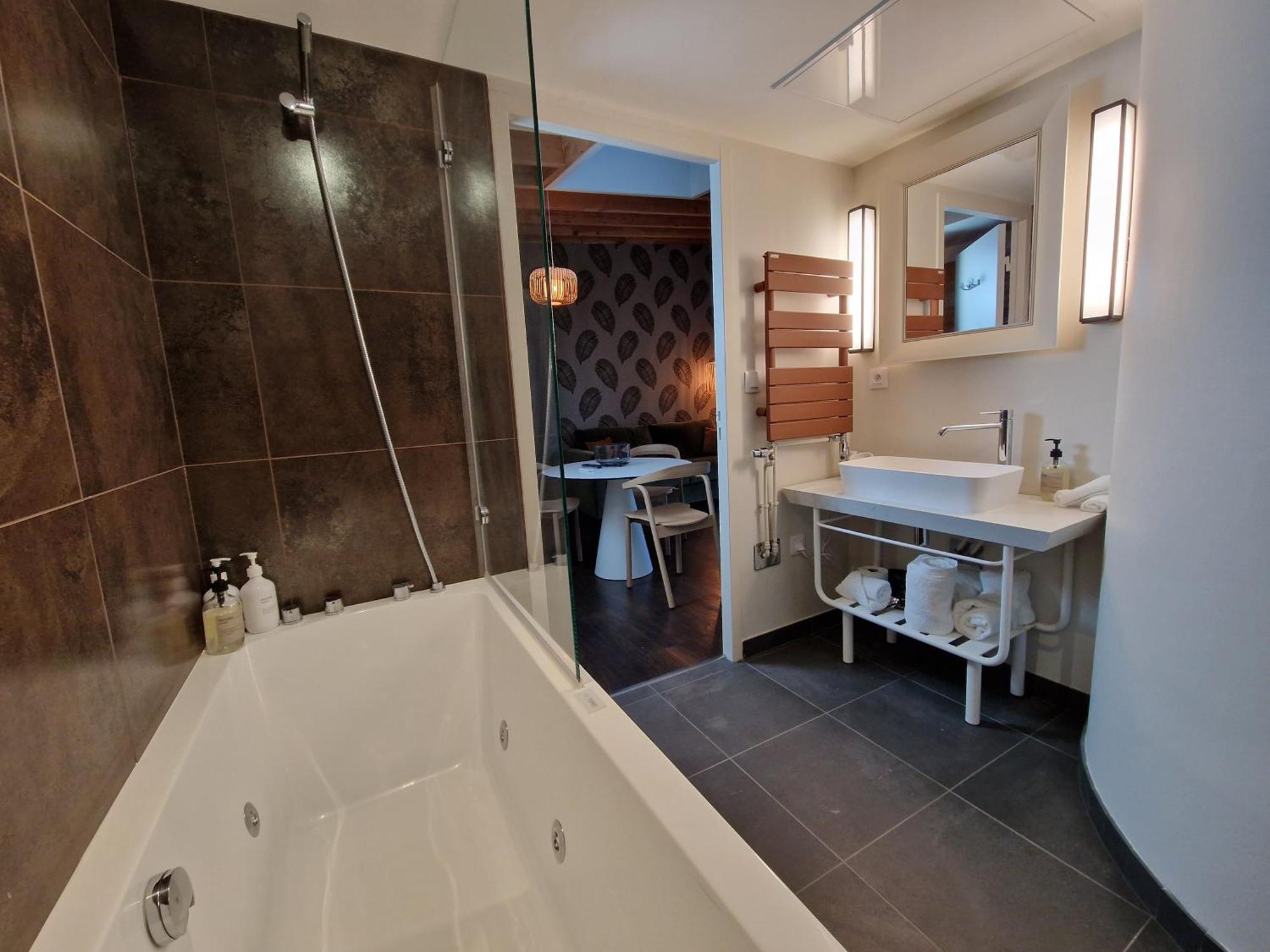 Domaine De L'Epau Eco-Resort Yvré-lʼÉvêque Екстериор снимка