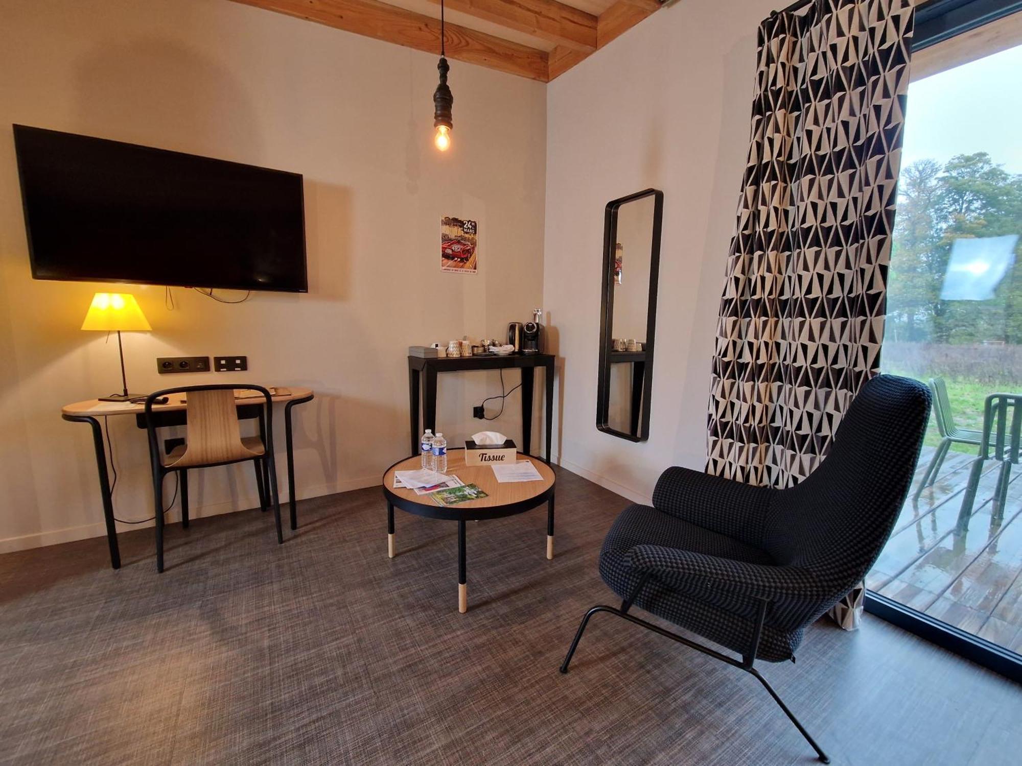 Domaine De L'Epau Eco-Resort Yvré-lʼÉvêque Екстериор снимка