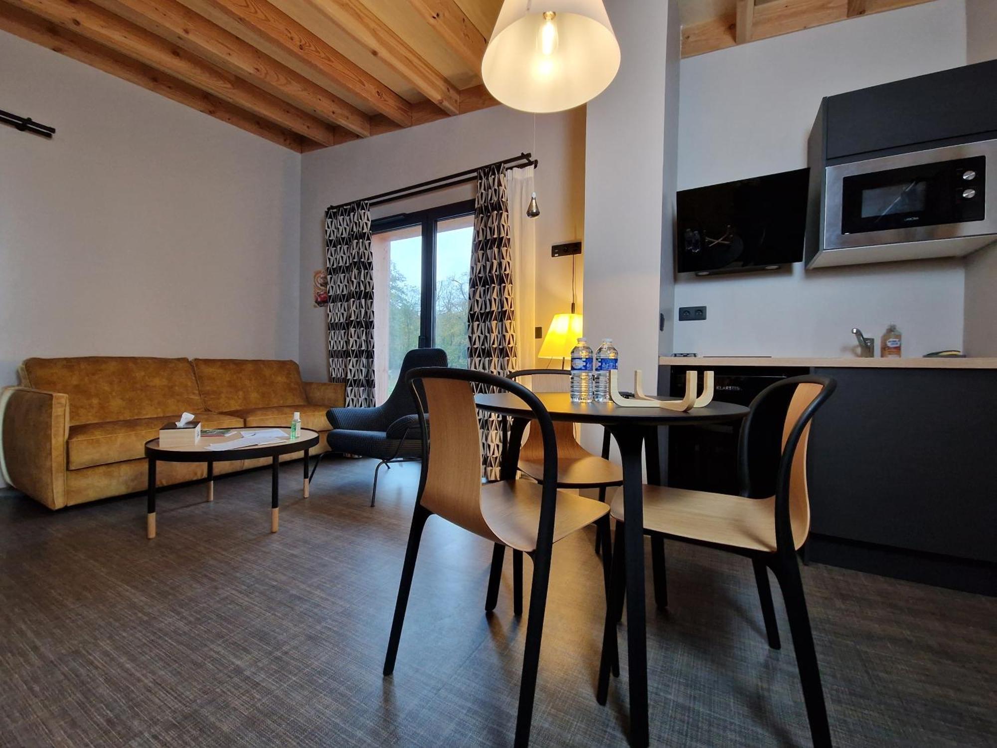 Domaine De L'Epau Eco-Resort Yvré-lʼÉvêque Екстериор снимка